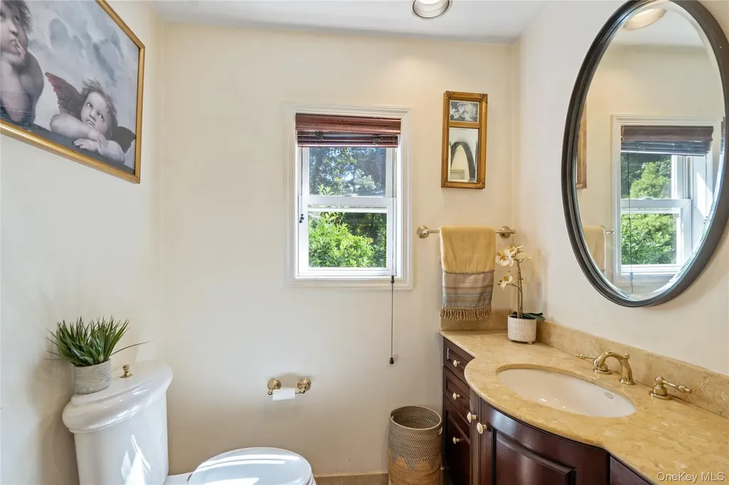 6 Overhill Lane Roslyn NY 11576