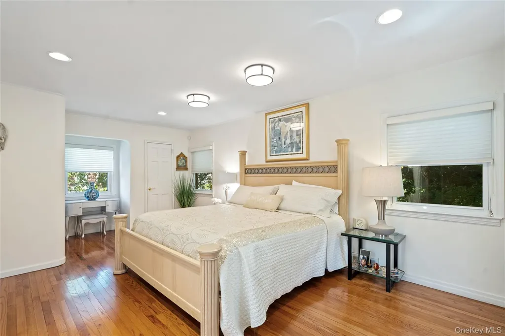6 Overhill Lane Roslyn NY 11576