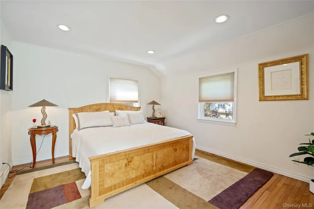 6 Overhill Lane Roslyn NY 11576