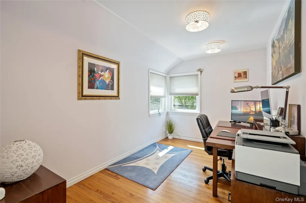 6 Overhill Lane Roslyn NY 11576
