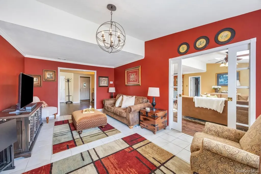 47 Choir Lane Westbury NY 11590