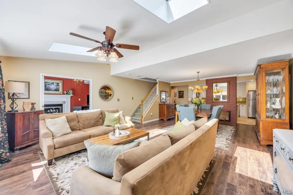 47 Choir Lane Westbury NY 11590