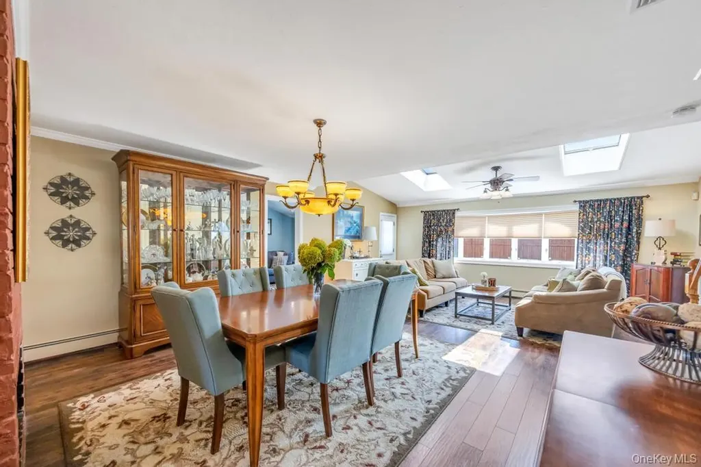 47 Choir Lane Westbury NY 11590