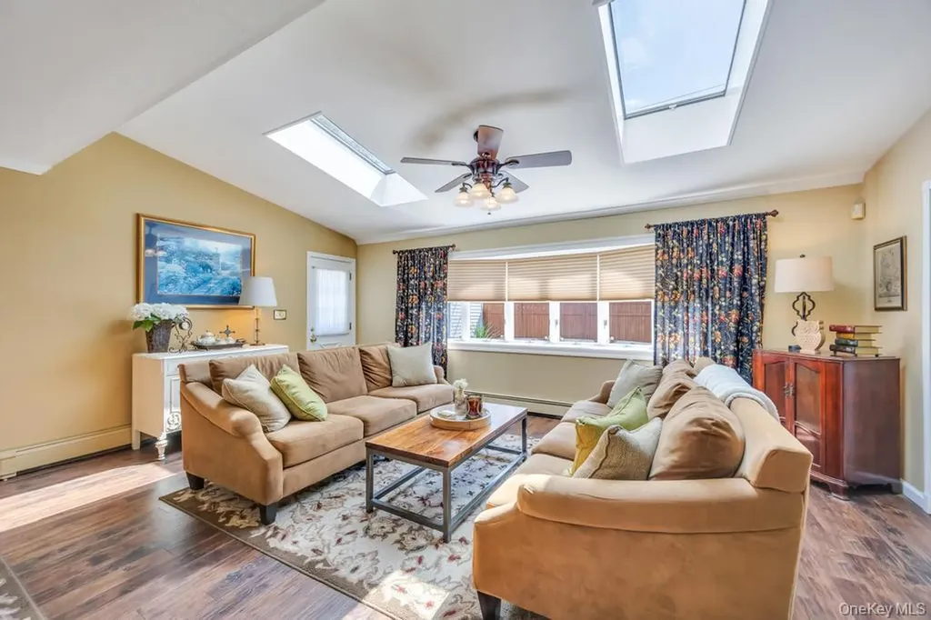 47 Choir Lane Westbury NY 11590