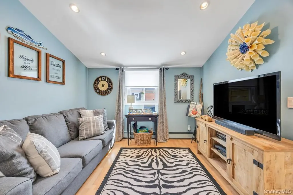 47 Choir Lane Westbury NY 11590