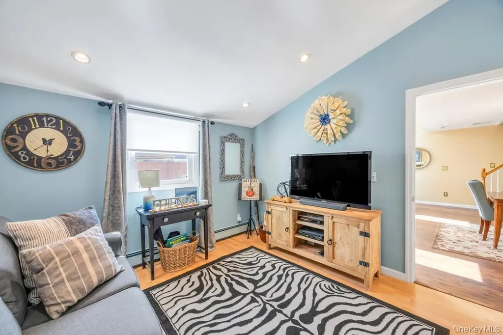 47 Choir Lane Westbury NY 11590