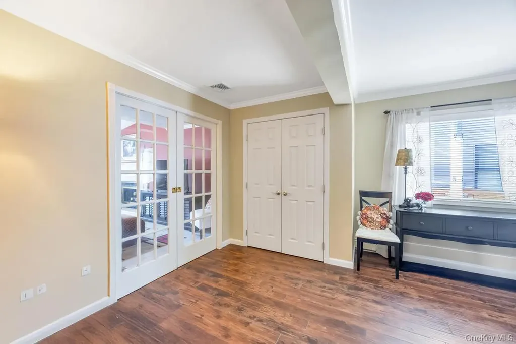 47 Choir Lane Westbury NY 11590