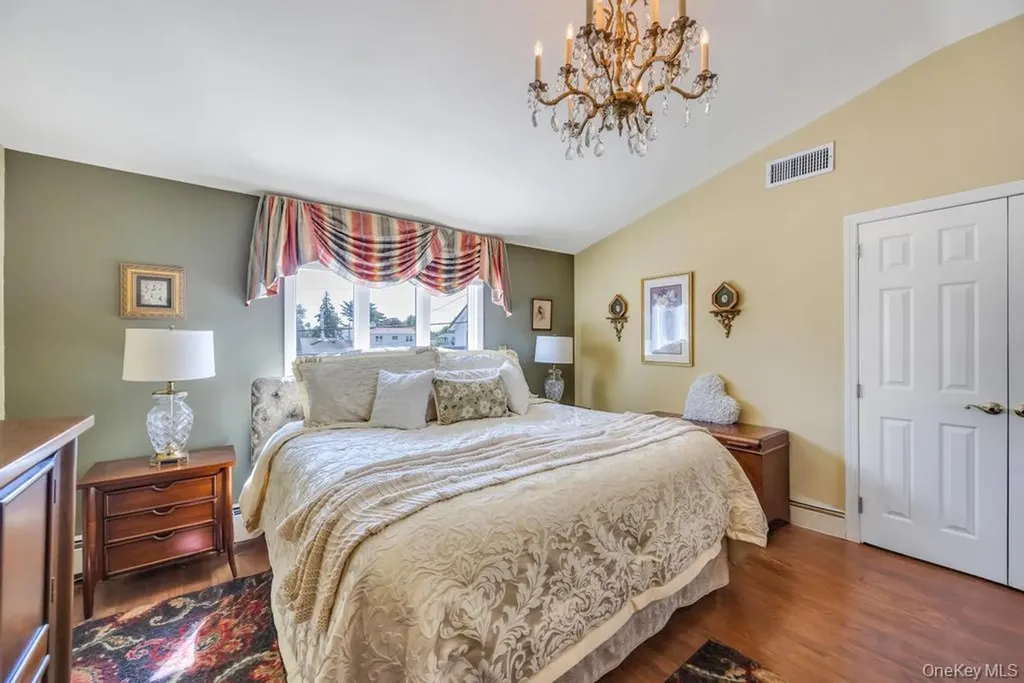 47 Choir Lane Westbury NY 11590