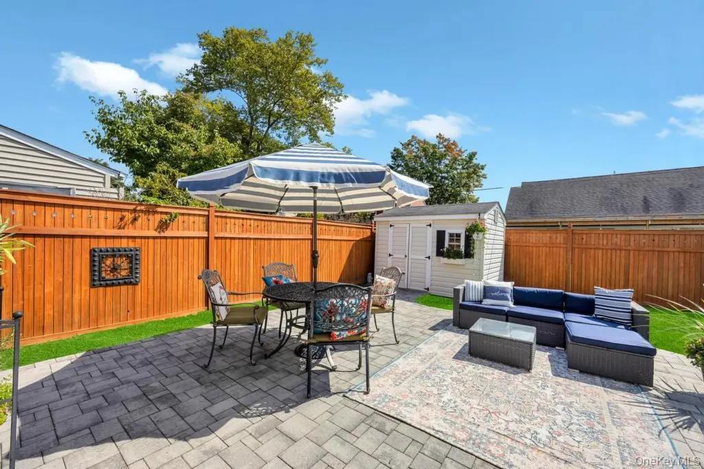 47 Choir Lane Westbury NY 11590