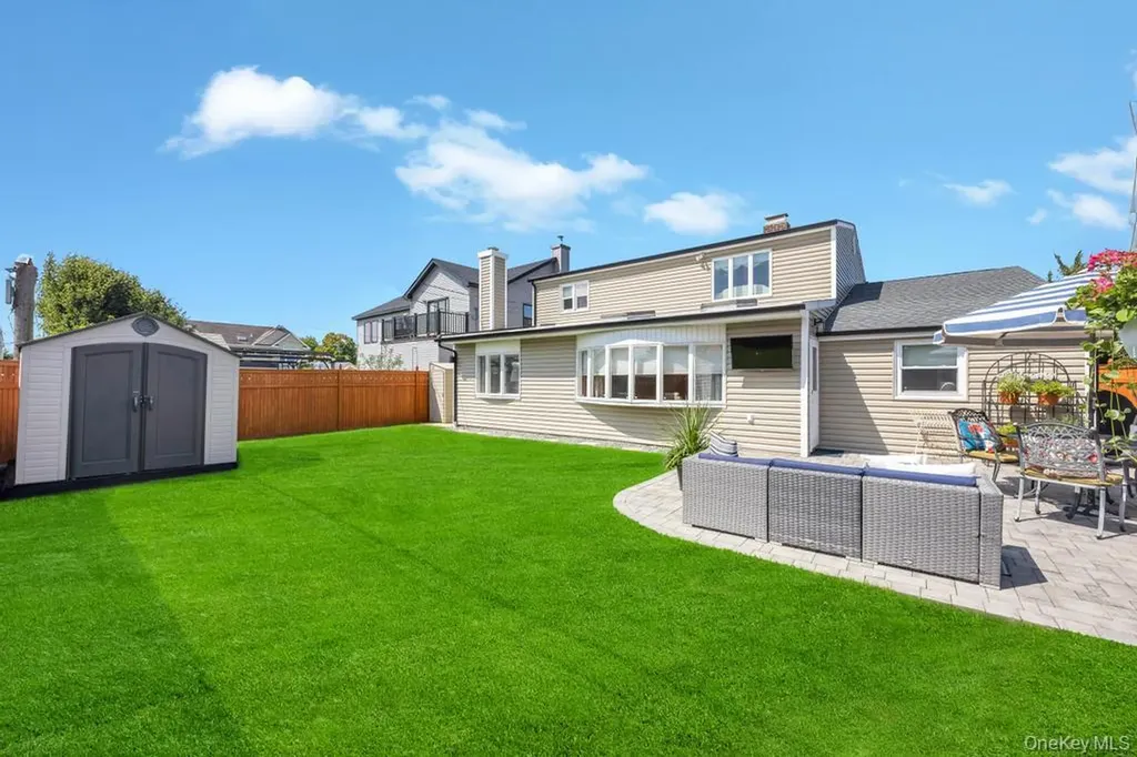47 Choir Lane Westbury NY 11590