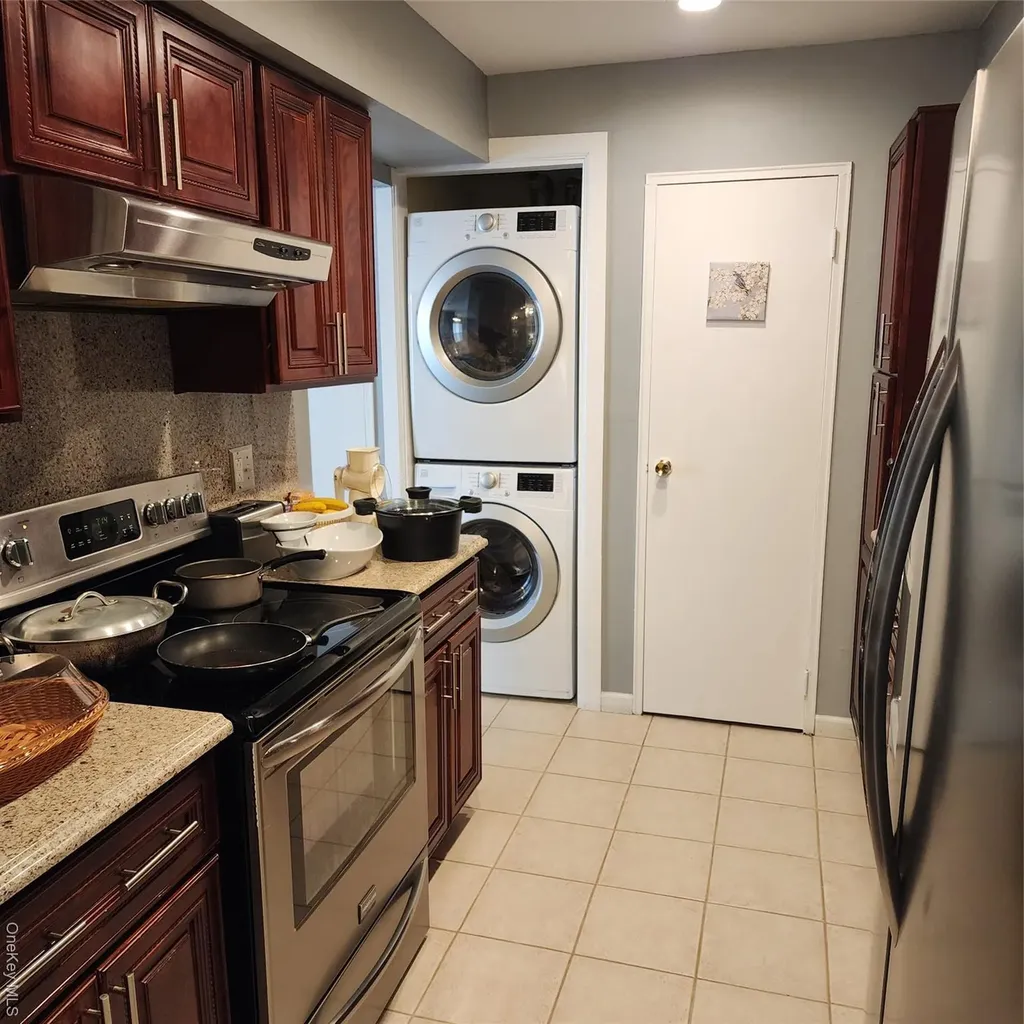 2D Valley Forge Court Ridge NY 11961