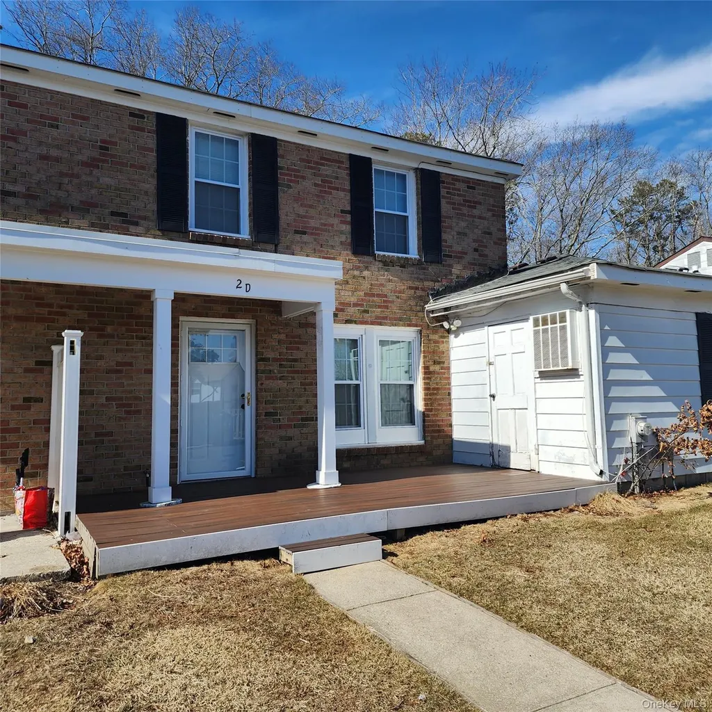 2D Valley Forge Court Ridge NY 11961