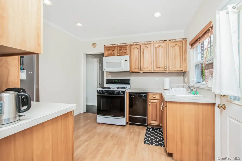 81 Bainton Street Yonkers NY 10704