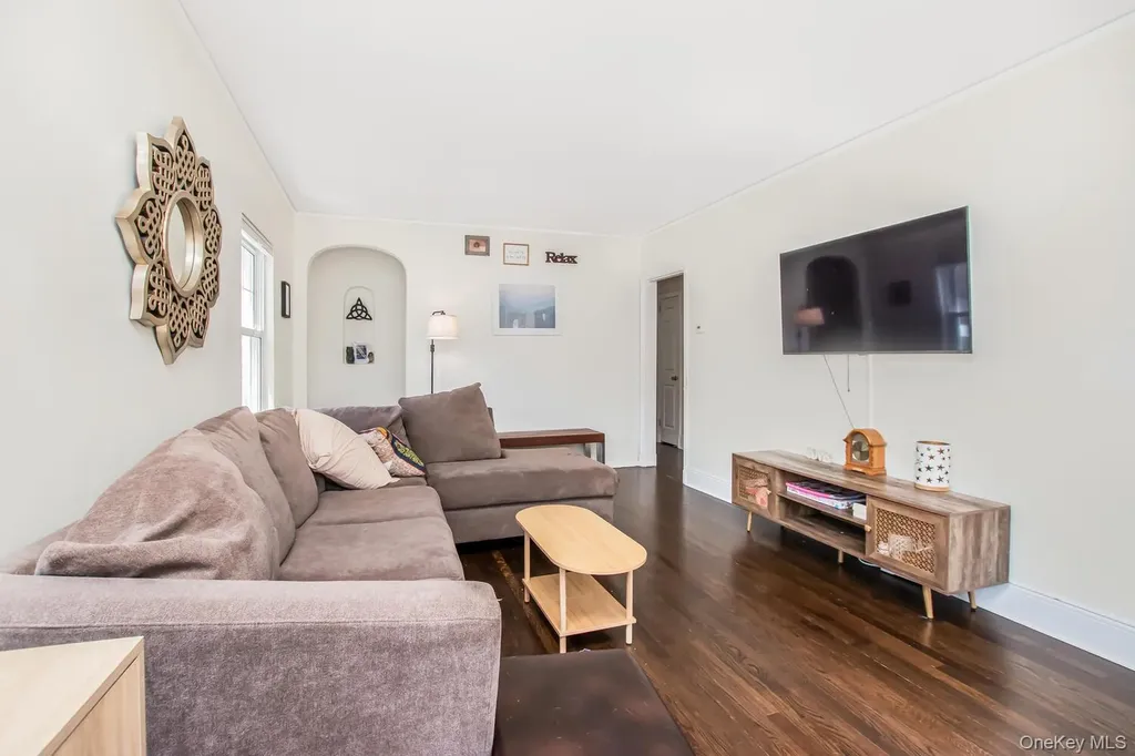 81 Bainton Street Yonkers NY 10704