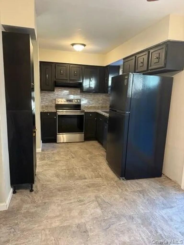 407 Saracino Drive Maybrook NY 12543