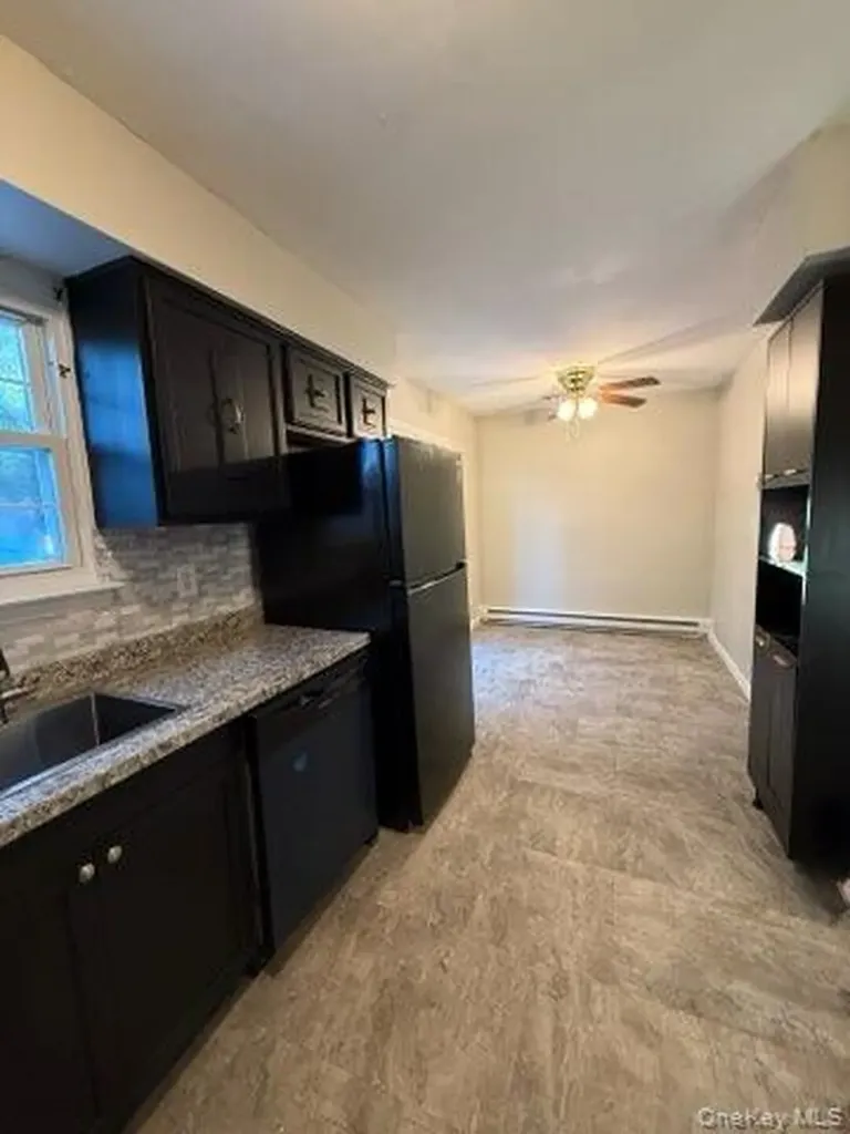 407 Saracino Drive Maybrook NY 12543