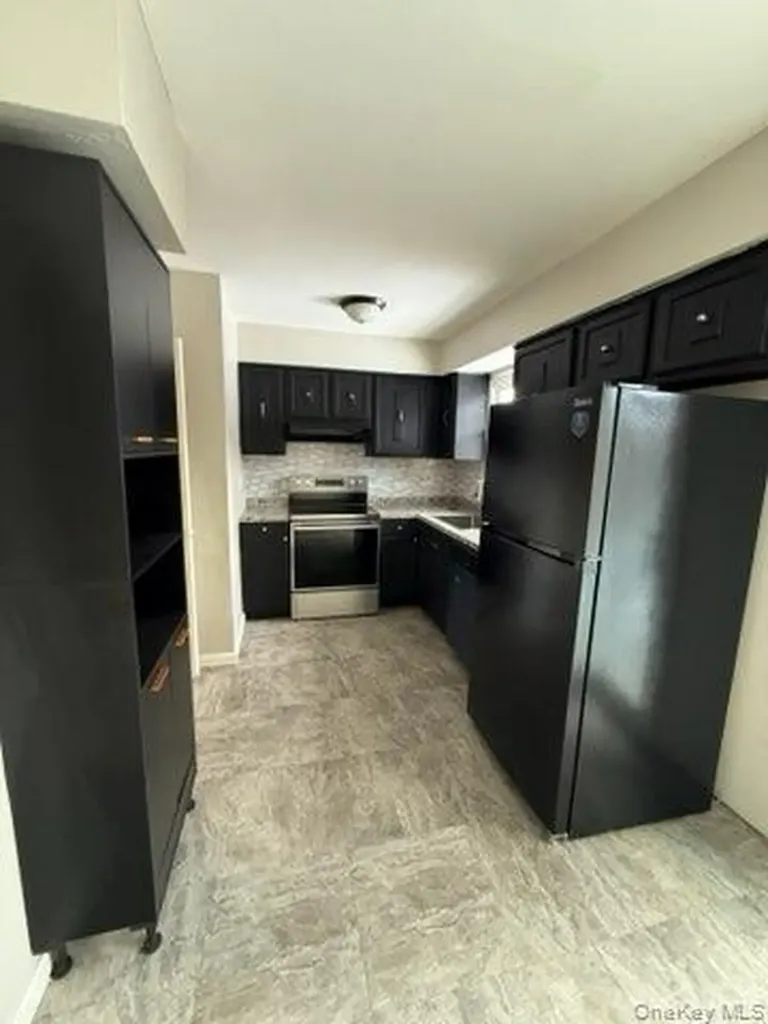 407 Saracino Drive Maybrook NY 12543