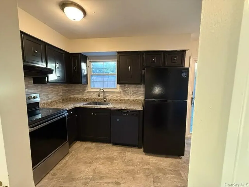 407 Saracino Drive Maybrook NY 12543