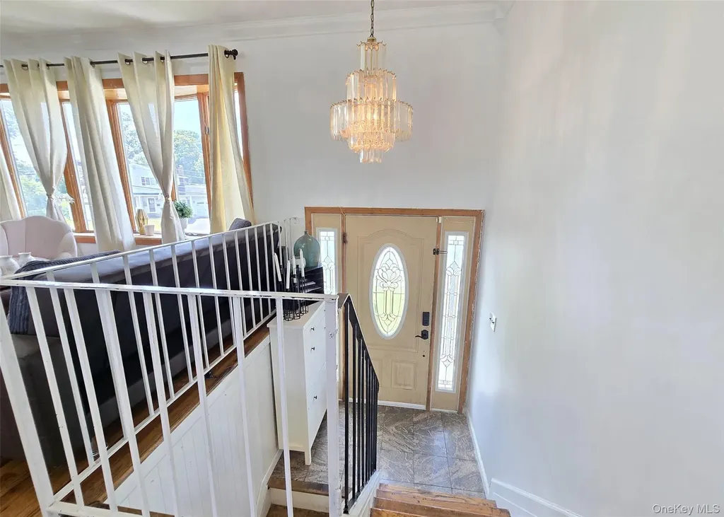 26 Circle Lane Bay Shore NY 11706