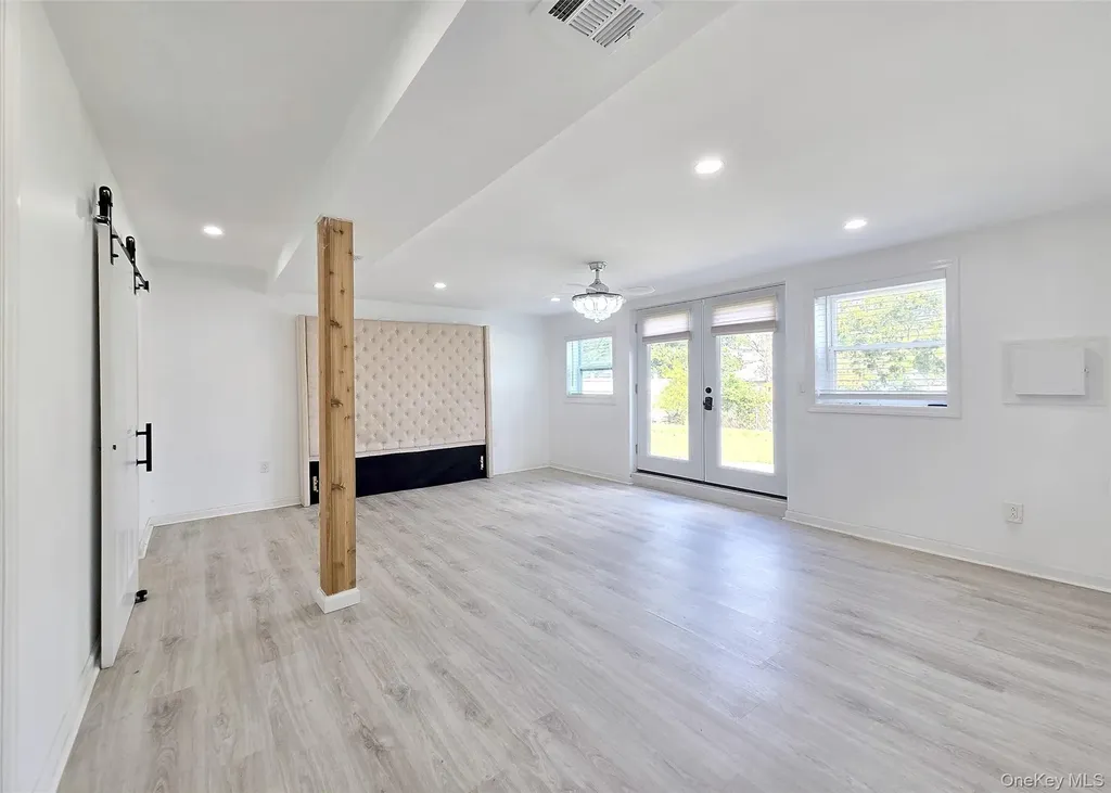26 Circle Lane Bay Shore NY 11706