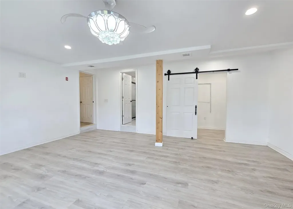 26 Circle Lane Bay Shore NY 11706
