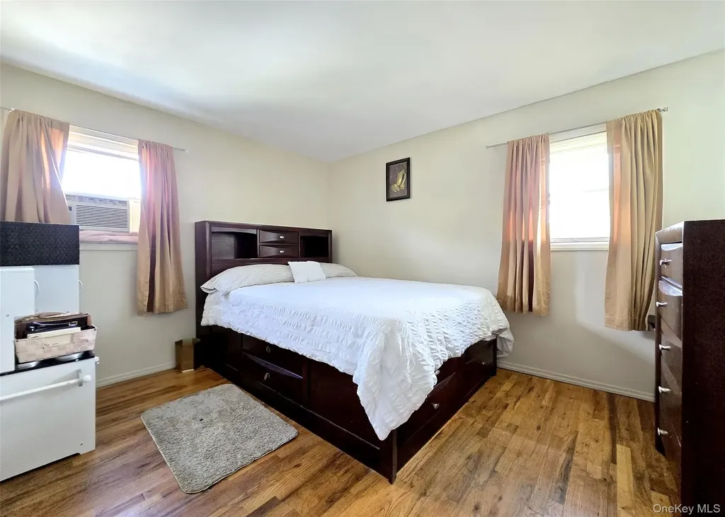 26 Circle Lane Bay Shore NY 11706