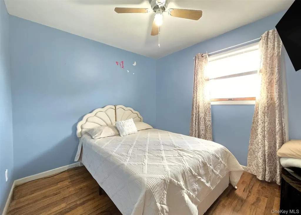 26 Circle Lane Bay Shore NY 11706