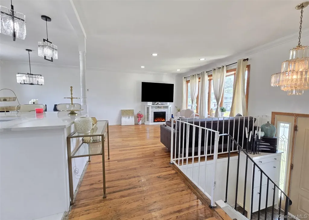 26 Circle Lane Bay Shore NY 11706
