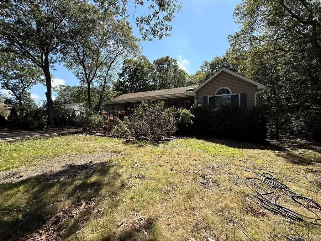 14 Clearview Avenue Selden NY 11784