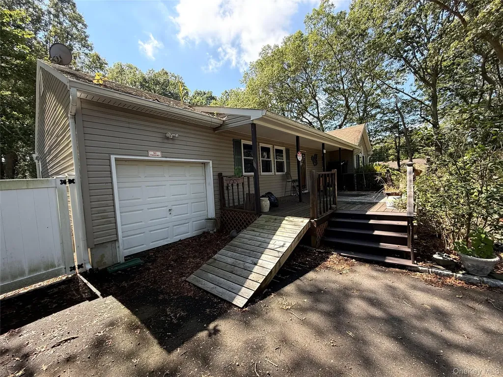 14 Clearview Avenue Selden NY 11784