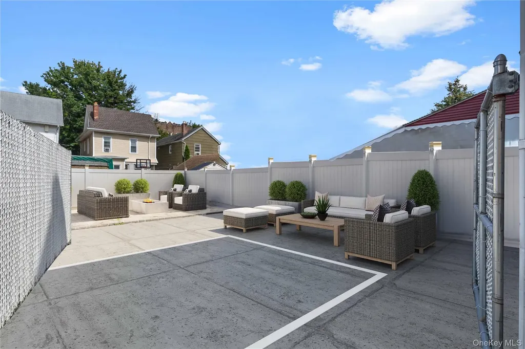 8913 85th Street Woodhaven NY 11421