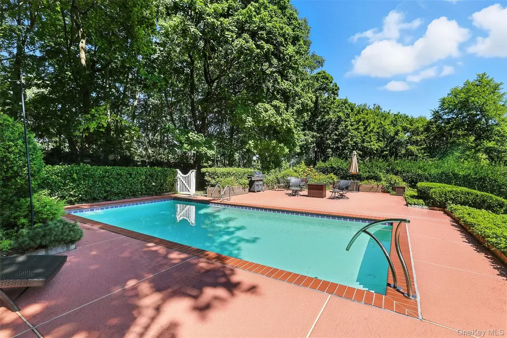 9 Boxwood Lane Rye NY 10580