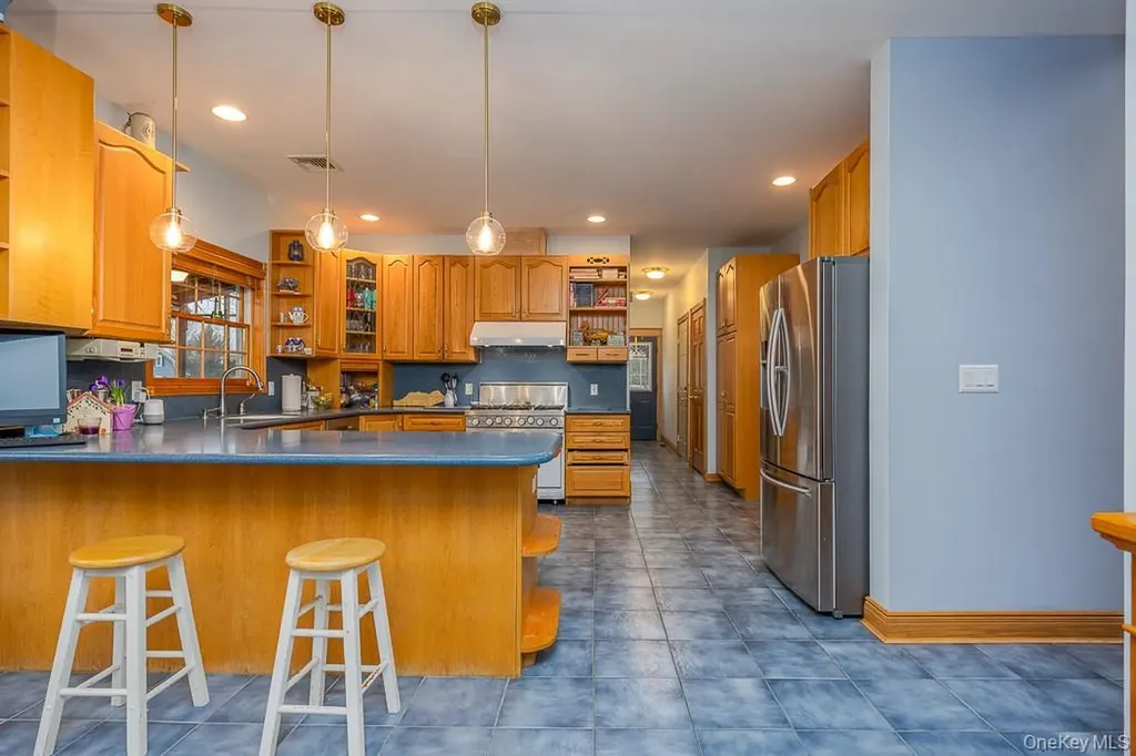 332 S Middletown Road Pearl River NY 10965