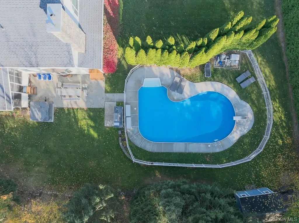 332 S Middletown Road Pearl River NY 10965