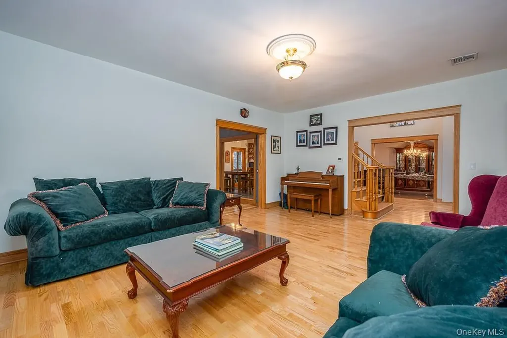 332 S Middletown Road Pearl River NY 10965