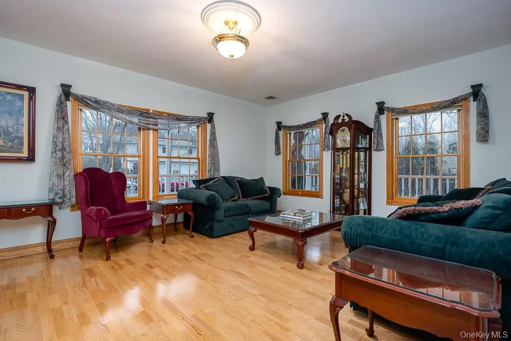 332 S Middletown Road Pearl River NY 10965