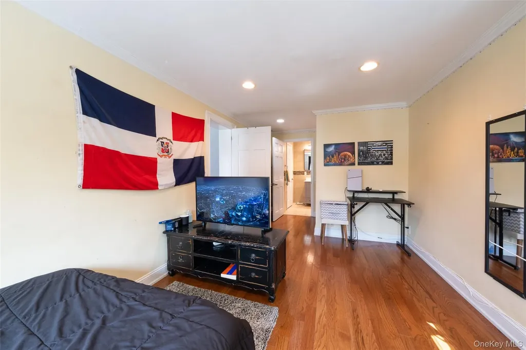 982 Split Rock Road Pelham NY 10803