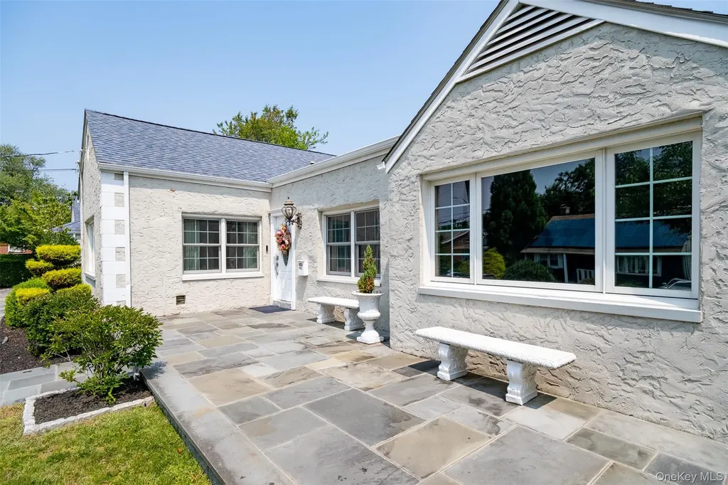 982 Split Rock Road Pelham NY 10803