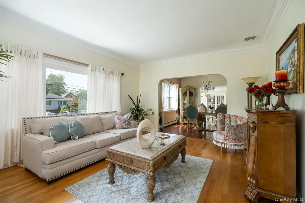 982 Split Rock Road Pelham NY 10803