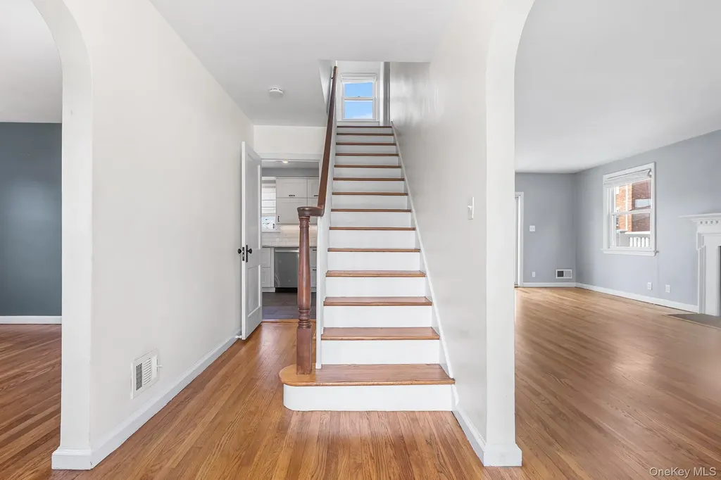 271 Hayward Street Yonkers NY 10704