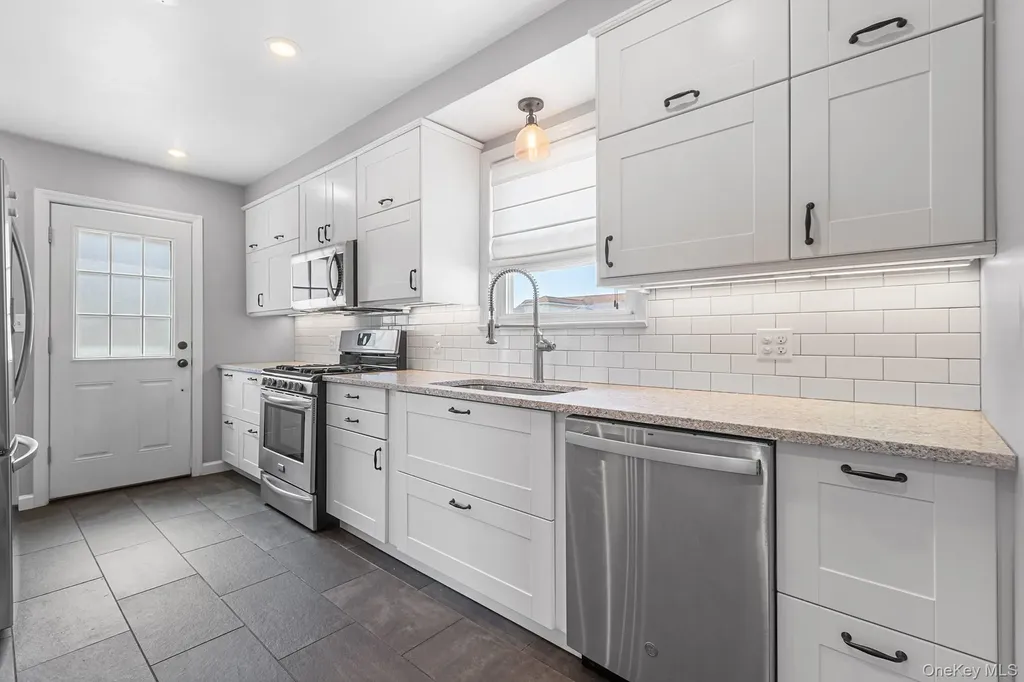 271 Hayward Street Yonkers NY 10704