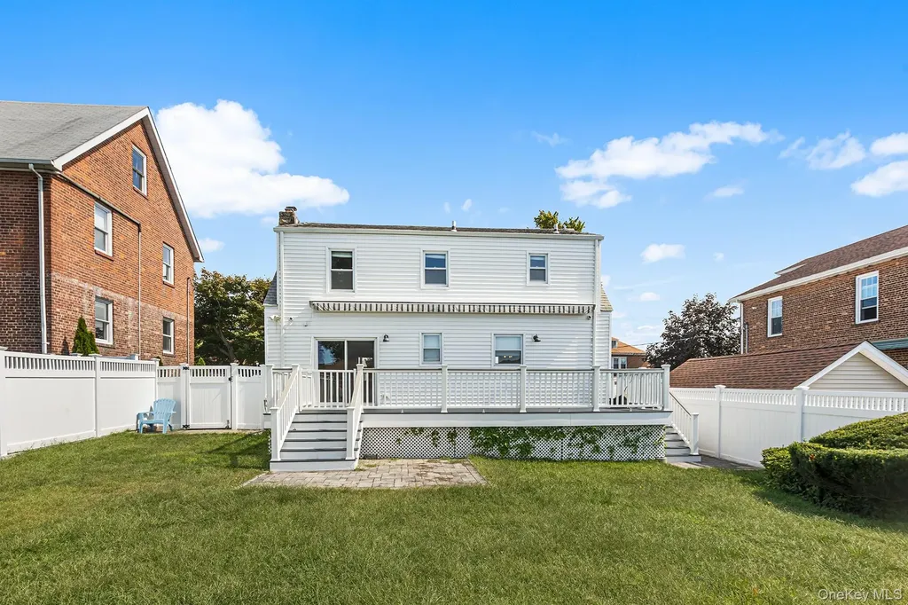 271 Hayward Street Yonkers NY 10704