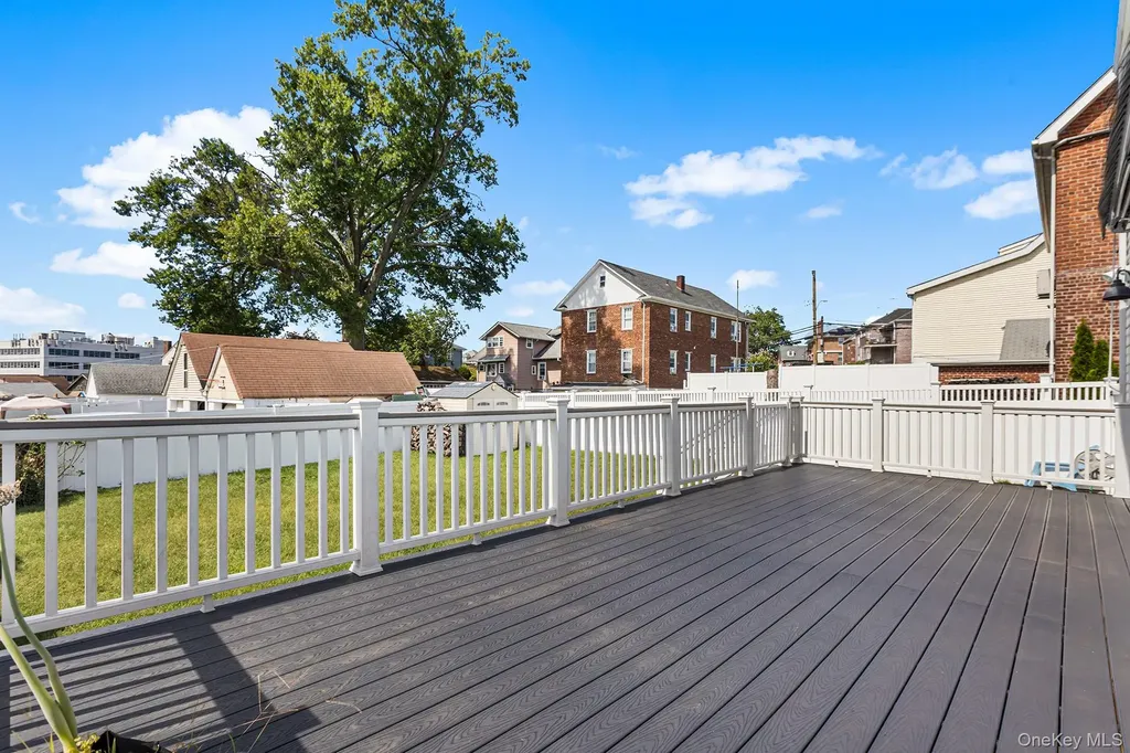 271 Hayward Street Yonkers NY 10704