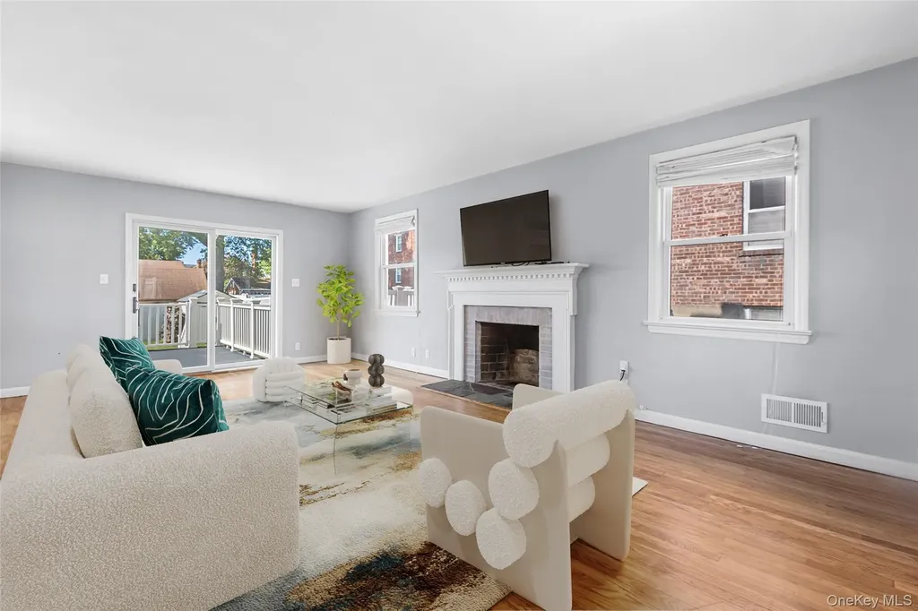 271 Hayward Street Yonkers NY 10704