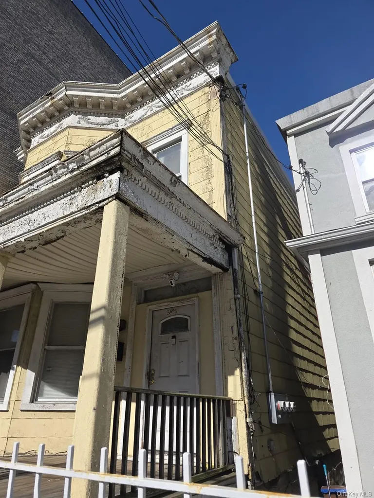 3083 Heath Avenue Bronx NY 10463
