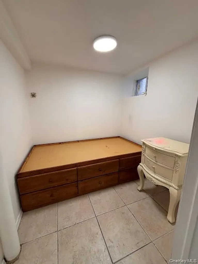 94 Lockman Avenue Staten Island NY 10303