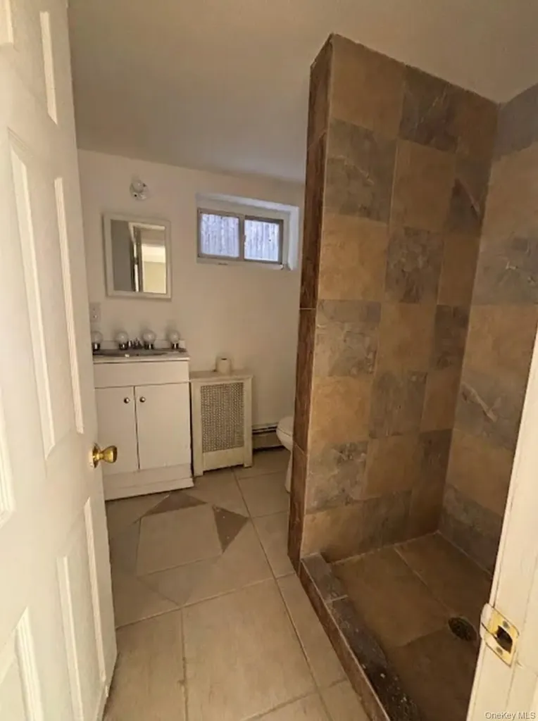 94 Lockman Avenue Staten Island NY 10303