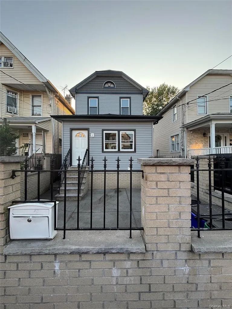 94 Lockman Avenue Staten Island NY 10303