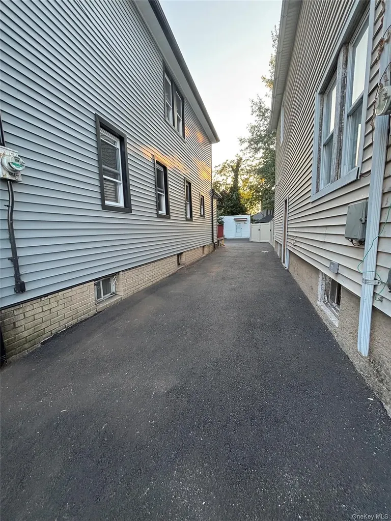 94 Lockman Avenue Staten Island NY 10303