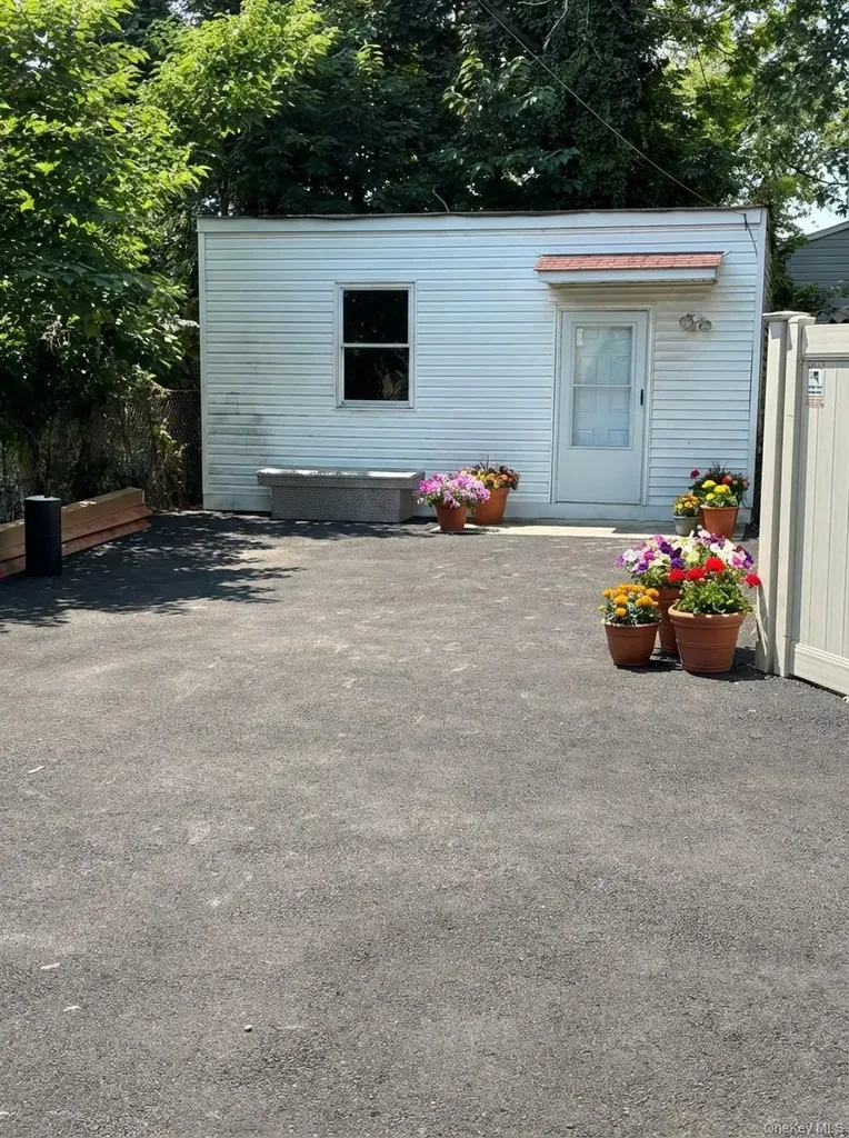 94 Lockman Avenue Staten Island NY 10303